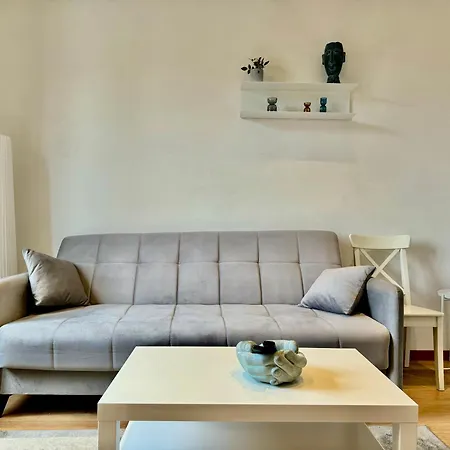 2bd Near The Station * コモ