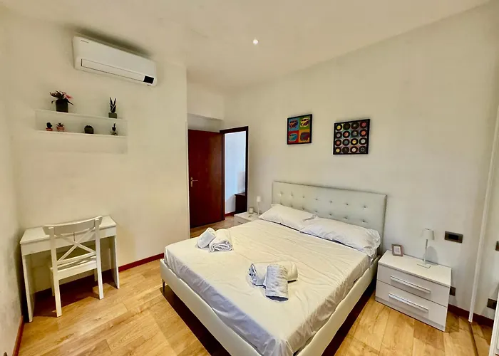 2bd Near The Station アパート コモ