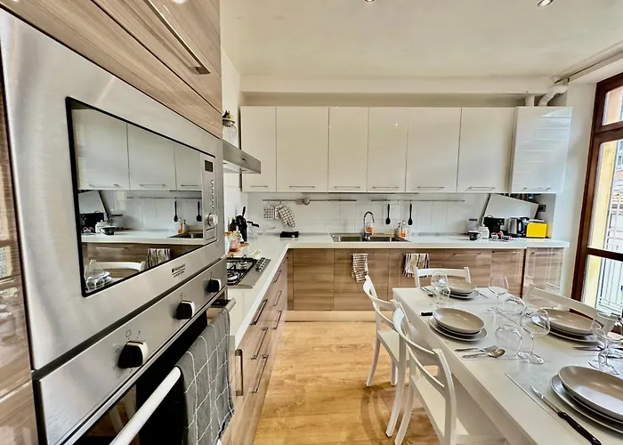 2bd Near The Station * コモ