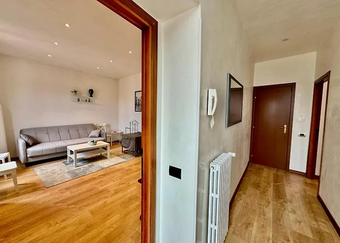 2bd Near The Station * コモ